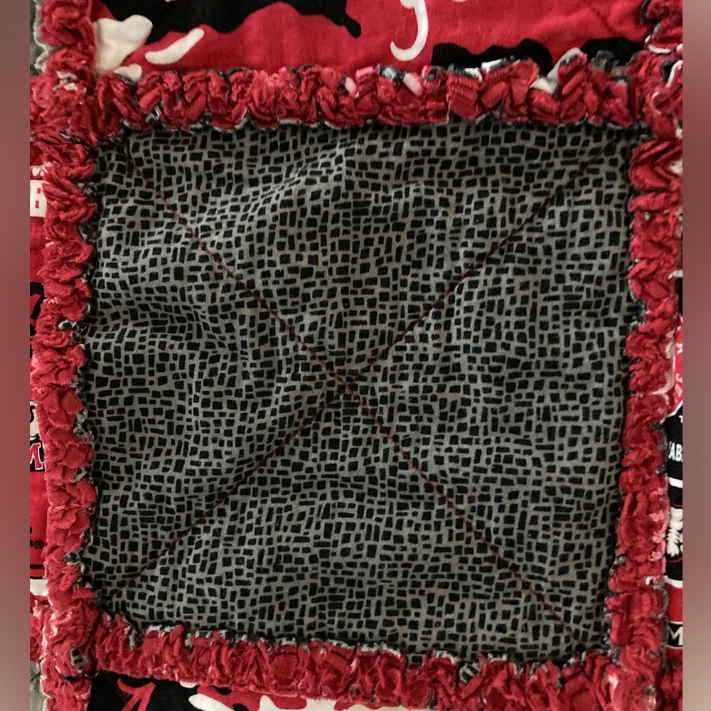Handmade University of Alabama Rag Quilt We Love You Daddy - Picture 4 of 12